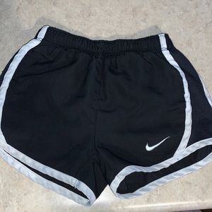 2T nike shorts